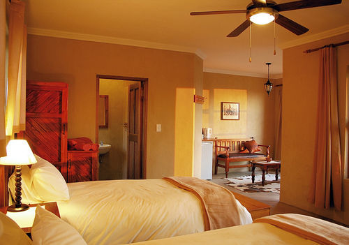 Klein-Aus Vista Desert Horse Inn Exterior foto