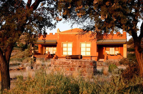 Klein-Aus Vista Desert Horse Inn Exterior foto