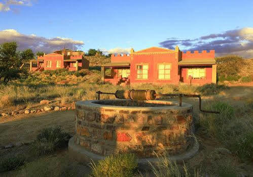 Klein-Aus Vista Desert Horse Inn Exterior foto
